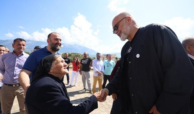 9 vite pasi ra “perandoria” e kanabisit, “pajtimi” i Edi Ramës me Lazaratin (VIDEO)
