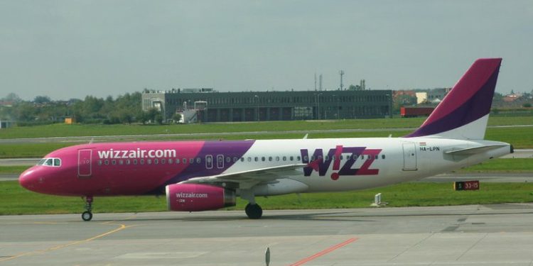 Vonesat e përsëritura të Wizz Air, zhgënjim te pasagjerët