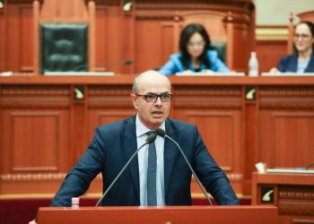 Petro Koçi: Nuk besoj se deputetët janë ligësia e këtij vendi. Po rrezikojmë jetën. Nuk kemi as makina, as shoferë