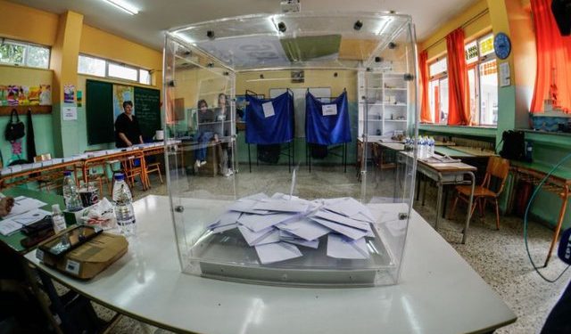 Grekët “kopjojnë” shqiptarët, 5 të arrestuar për shitblerje votash