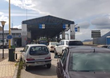 Zgjedhjet në Shqipëri, fluks emigrantësh në pikën kufitare të Kakavijës
