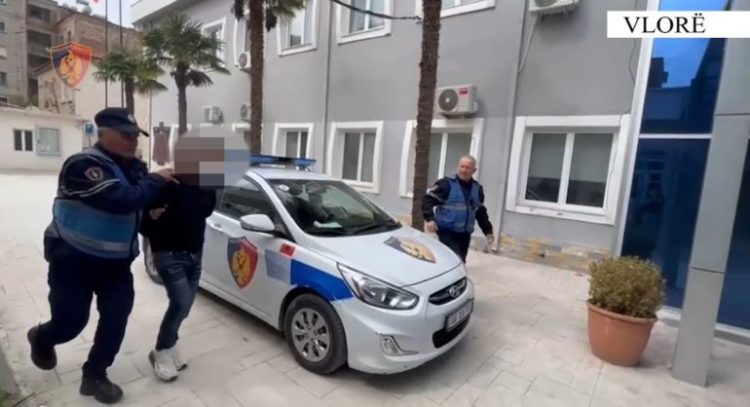 Parandalohet tragjedia, 27 vjeçari i armatosur po shkonte të konfliktohej me familjarët e gruas