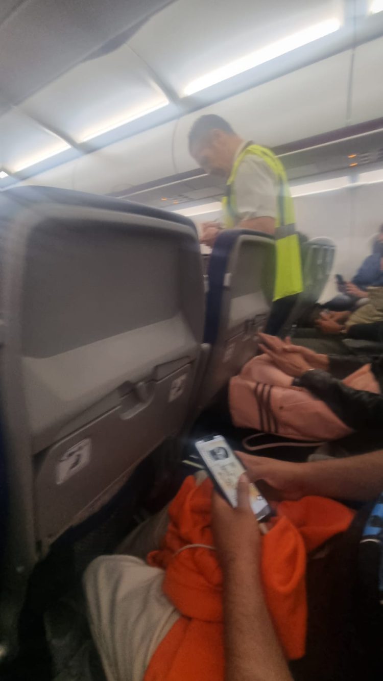 Tjetër skandal me fluturimet e WizzAir, vonohet mbi 2 orë linja Madrid-Tiranë, kërcënohen pasagjerët nëse filmojnë (VIDEO)