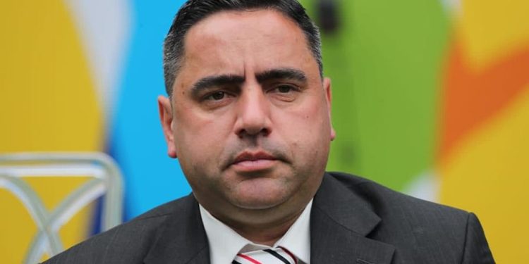 Shërbim funeral falas, kandidati i PD në Libohovë shpjegon premtimin: Unë do të jem një ndihmë e shtuar për të lehtësuar sadopak çdo lloj dhimbjeje