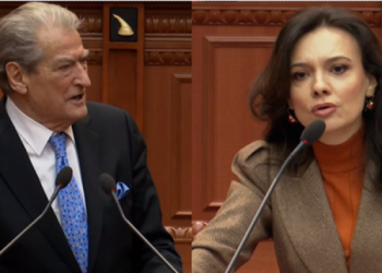 Elisa Spiropali i “përvishet” Berishës: Turpi nuk bën konak te ty. Shqiptarët të refuzuan nga jugu në veri