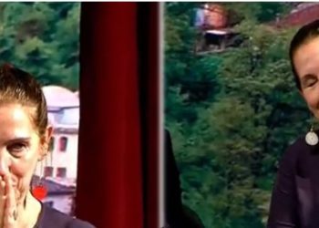 Mirela Kumbaro përlotet pas falenderimit që i bëri Edi Rama në Gjirokastër: Pa të s’do ishim kaq të buzëqeshur sot