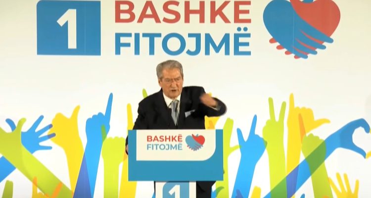 Perla e Berishës në Gjirokastër: Flamur Golemi mashtron fëmijët me telefona gjysmë fallco. S’ke ku shkon Golem, do ndiqesh si kriminel elektoral, ta them unë ty (VIDEO)