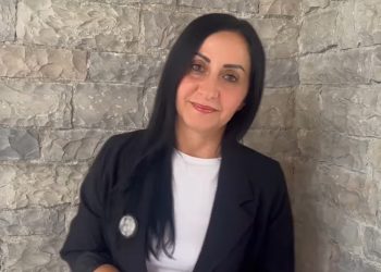 “Po u martova e dua burrin si Luizi”, gazetaren nga Gjirokastra e pushojnë nga puna: Pas ekranit të RTSH fshihen njerëz të vegjël. U morën me “skandalin” tim dhe harruan vjedhjet me tendera e bindjen e verbër ndaj politikanëve (VIDEO)