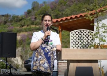 Bashkia Memaliaj kthen në traditë çeljen e sezonit turistik