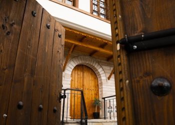 Hapet biznesi më i ri në Gjirokastër, njihuni me Porta 7 Hotel (FOTO)