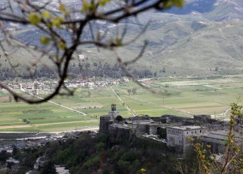 Me doza kanabisi gati për shitje, 4 persona të ndaluar në Gjirokastër