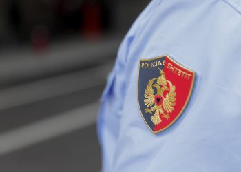 Godet Prokuroria e Gjirokastrës, 8 të arrestuar për mashtrimet me Call Center