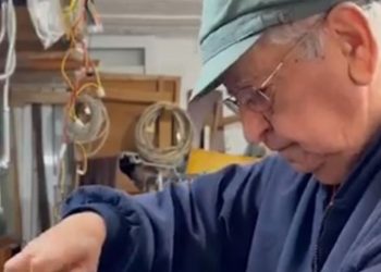 Rrëfimi i të moshuarit nga Saranda: Ndërtova motor në diktaturë. E mbajta 10 vite dhe më pas ma vodhën