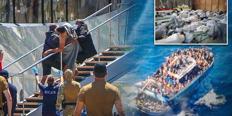 Detaje tronditëse nga anija e mbytur në Greqi: Mbi 100 fëmijë ndodheshin në bord