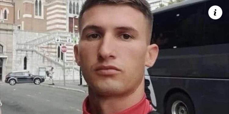 E diela e zezë në Konispol, i riu bie nga makinë me bar, ndërron jetë