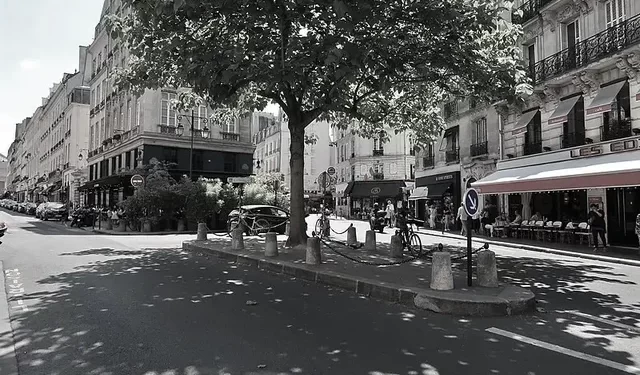 “Enver Hoxha, në hotelin ‘La Princesse’ erdhi me një grua në limuzinë". Dëshmia e ish-studentit të Francës