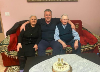 Agron Llakaj humb të atin: Ah mor babë, s’mendova se do të puthja për herë të fundit