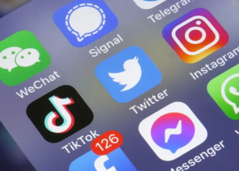 Bien rrjetet sociale dhe WhatsApp, ankohen mijëra përdorues. Çfarë po ndodh?