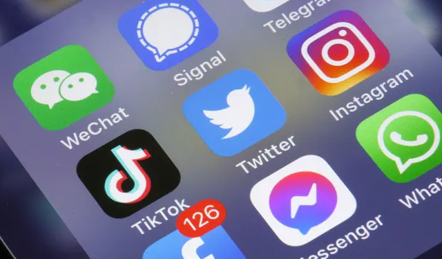 Bien rrjetet sociale dhe WhatsApp, ankohen mijëra përdorues. Çfarë po ndodh?