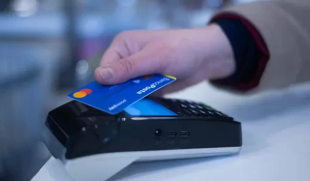 vjedhje, nene e bije, itali, karta e kreditit