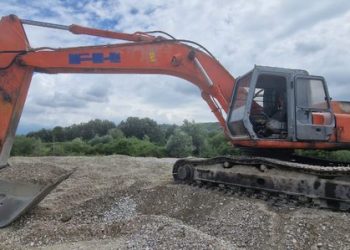 IKMT bllokon një kompani që gërryente Vjosen për inerte