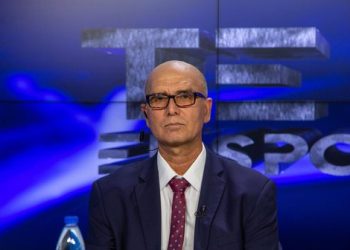 Muxhahedini lutet me lot në sy: Unë po vdes, kam 36 vite pa parë anëtarët e familjes. Më jepni 24 orë leje t’i takoj