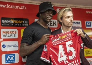 Balotelli rreh me grushta djalin e presidentit të skuadrës