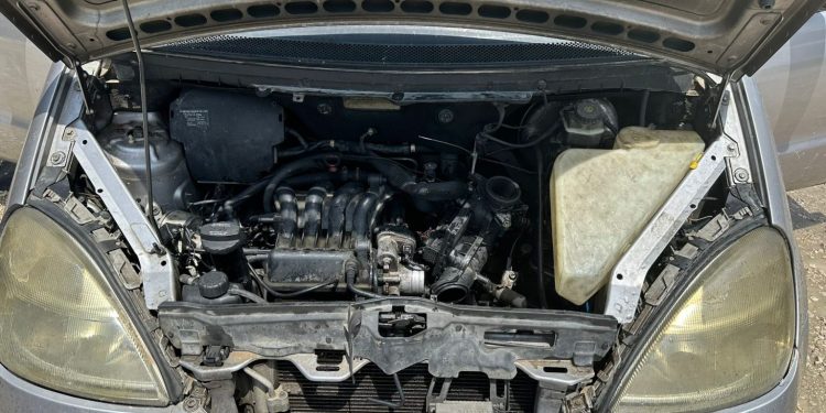 Merr flakë një makinë në Gjirokastër, detajet e para