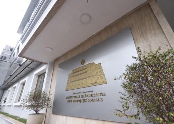 Korrupsioni, SPAK i vë prangat Sekretares së Përgjithshme të Ministrisë së Shëndetësisë