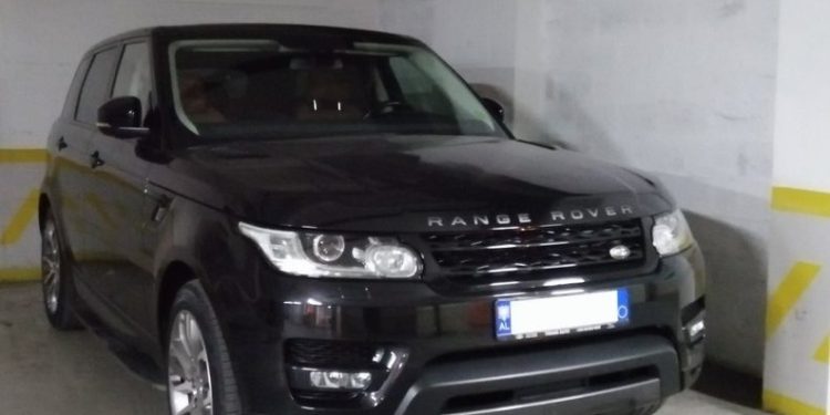 range rover, vlore, vjedhje, makina, vajze, skiferi, policia