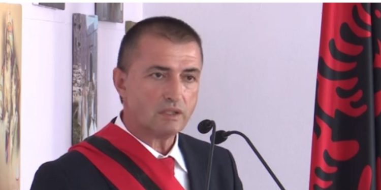 Tërmet Peçi betohet për mandatin e katërt në krye të Bashkisë Tepelenë