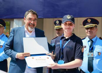 Diplomohen 200 studentë te Akademia e Sigurisë, Çuçi: Mos u përkulni kurrë përballë krimit dhe paligjshmërisë. Po gabuat s’keni një shans të dytë për të rifituar integritetin