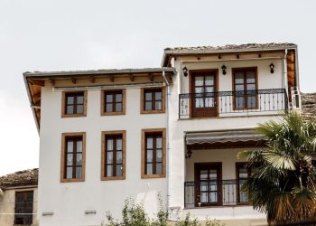 hotel sarajet 1821, gjirokaster, turizem, akomodim, hotel i ri, investim