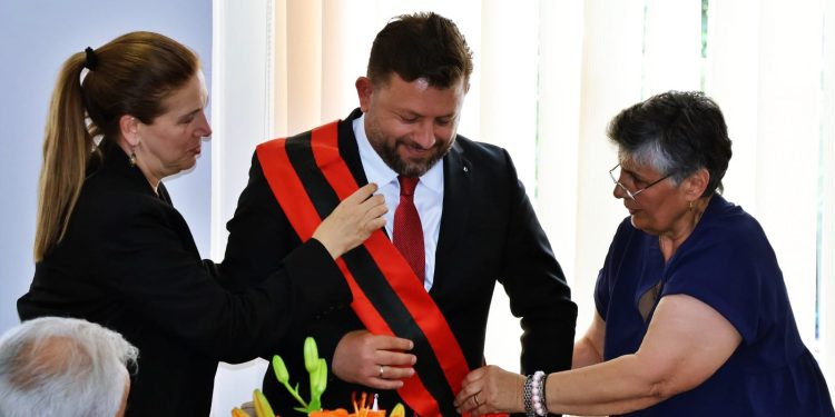 Betohet kryetari i Dropullit: Populli na nderoi me votën e tij, ne do t’ia shpërblejmë me punë