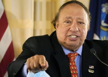 Miliarderi greko-amerikan kërkon të blejë CNN, çfarë premton