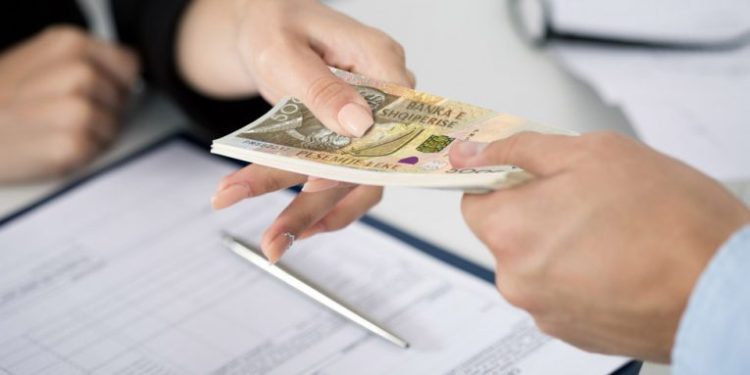 Kredia në lek bëhet më e leverdisshme se ajo në euro