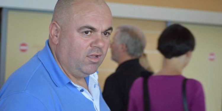 Spak e merr në pyetje, kush është vajza që "fundosi" Safet Gjicin