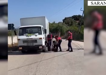 Transportonte me kamionçinë 33 klandestinë, arrestohet i riu në Sarandë