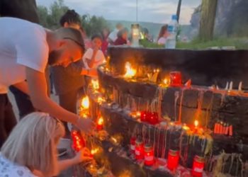 E marta e shenjtë për festën e “Shna Ndout”. Pelegrinët qëndruan deri në mëngjes pranë kishës në Laç (VIDEO)
