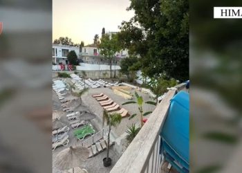 Zaptimi i plazheve, sekuestrohen çadra e shezlonge në Dhërmi