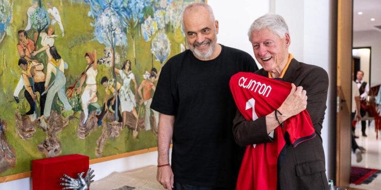 Edi Rama prezanton “përforcimin” e ri të Kombëtares