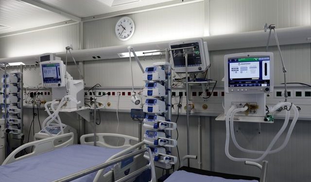 U nxor pa ndjenja në breg të detit në Greqi, 12-vjeçari shqiptar ende në gjendje të rëndë, mjekët: I ka vdekur truri