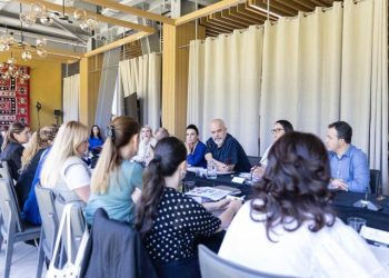 Reflektime dhe qarkullim mendimesh, Rama nxjerr fotot e mbledhjes së qeverisë në Tepelenë