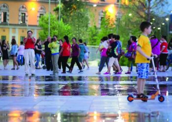 Turizmi arrin rekord, 3.4 milionë shtetas të huaj hynë në Shqipëri në 6 muaj, rritje vetëm me 33%