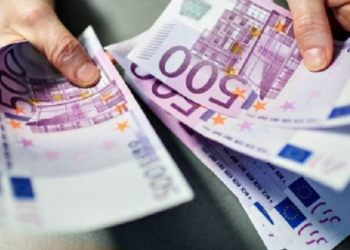 Shqipëria i vetmi vend ku euro u zhvlerësua kaq shumë. Ç’po ndodh?