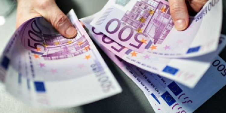 Shqipëria i vetmi vend ku euro u zhvlerësua kaq shumë. Ç’po ndodh?