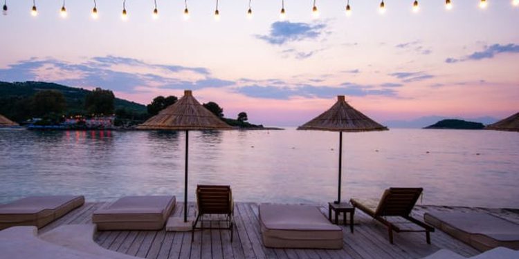 Turizmi vijon “marshimin” – Jugu udhëheq rritjen. Gjermanët dhe italianët, më shumë në numër se turistët nga Kosova