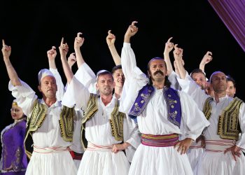 Thesari popullor i Gjirokastrës, sfidë dhe për surrogatot e kafeneve të Tiranës