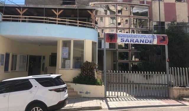 E pazakontë në Sarandë, 3 vëllezër rrahin policin