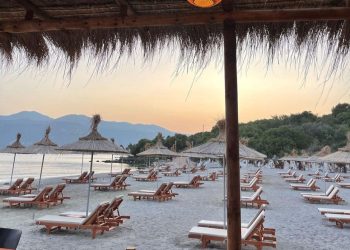 Zaptoi plazhin e ndërtoi pa leje, shpallet në kërkim pronari i "Lagunës" në Ksamil (Emri)